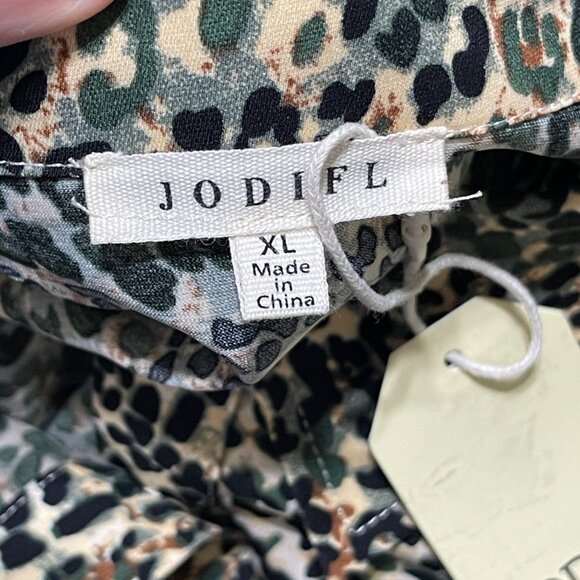 New Jodifl Button Front Blouse Top Size XL Hunter Green Animal Print - Picture 4 of 8